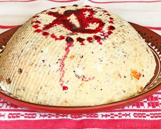 Боярская пасха из творога, орехов и сухофруктов