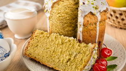 Фисташковый пасхальный кулич