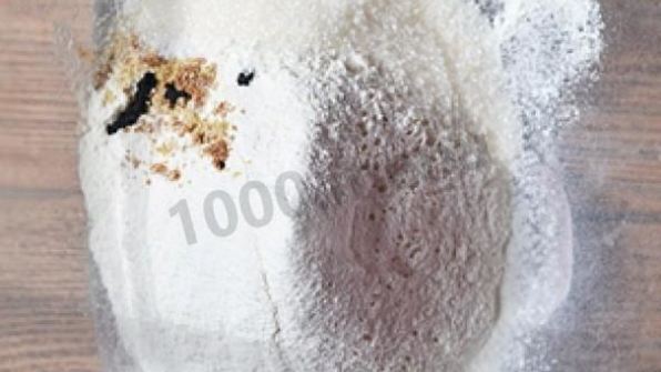 крестовые пасхальные булочки с изюмом