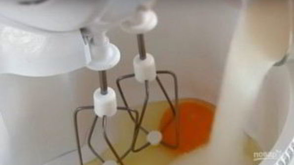 кулич пасхальный из сдобного дрожжевого теста