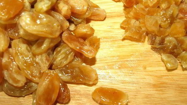 кулич пасхальный с изюмом