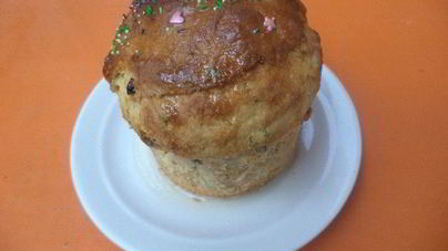 Кулич с изюмом и цукатами