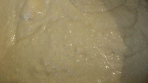 кулич с изюмом и цукатами