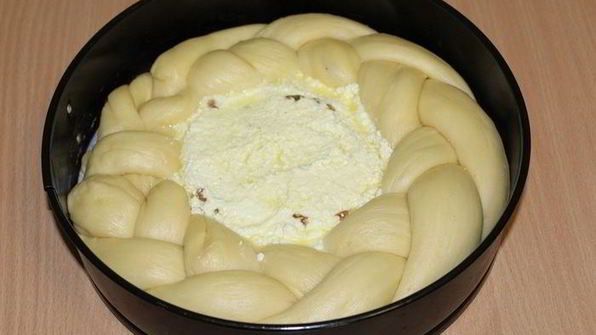 кулич с творожной начинкой