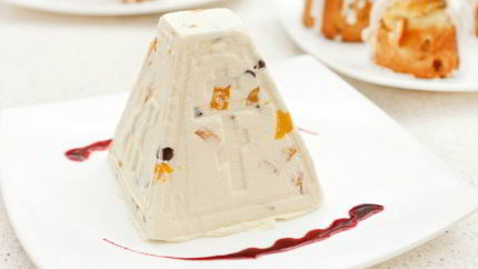 Пасха творожная с миндалем и изюмом