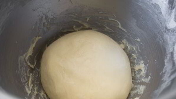 пасхальный кулич с орехами