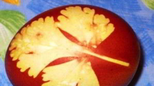 пасхальные крашеные яйца