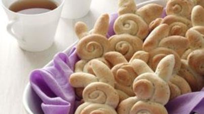 Пасхальные рогалики в форме овечки и зайки