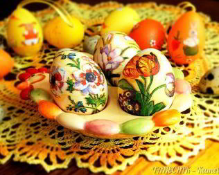 Пасхальные яйца в технике декупаж