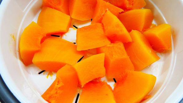 тыквенный кулич с лавандовой сливочной глазурью