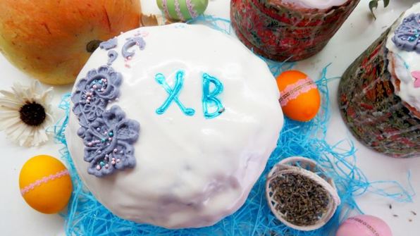 тыквенный кулич с лавандовой сливочной глазурью