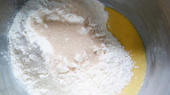 тыквенный кулич с лавандовой сливочной глазурью