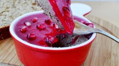 Пате из куриной печени с гранатовым желе