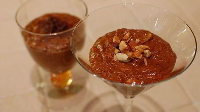 Шоколадный десерт с черносливом