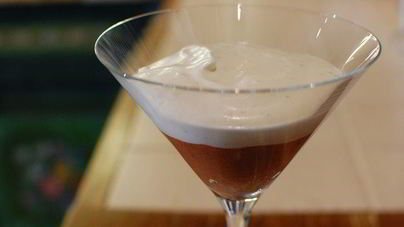 Шоколадный десерт с мятой