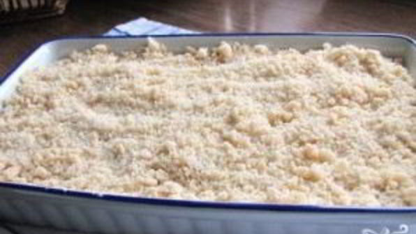 сливовый крамбл