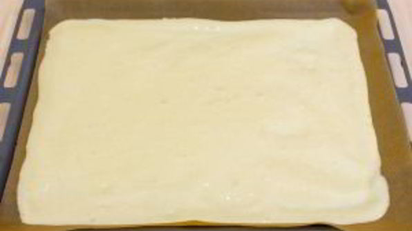 бисквитный рулет с брусничным суфле