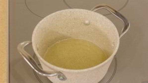 бисквитный рулет с брусничным суфле