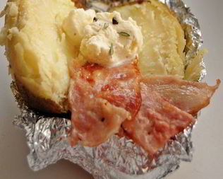 Печеный картофель с суфле из тимьяна