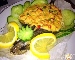 Сибас с творожно-сырным суфле и семгой