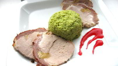 Запеченная свинина с суфле из зеленого горошка Бабочки прилетели