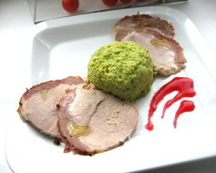 Запеченная свинина с суфле из зеленого горошка Бабочки прилетели