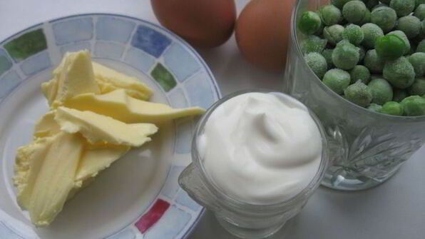 запеченная свинина с суфле из зеленого горошка бабочки прилетели