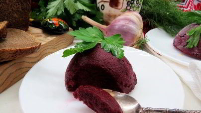 Свекольный сорбет с бородинским хлебом