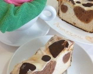 Творожный десерт с белым и черным шоколадом