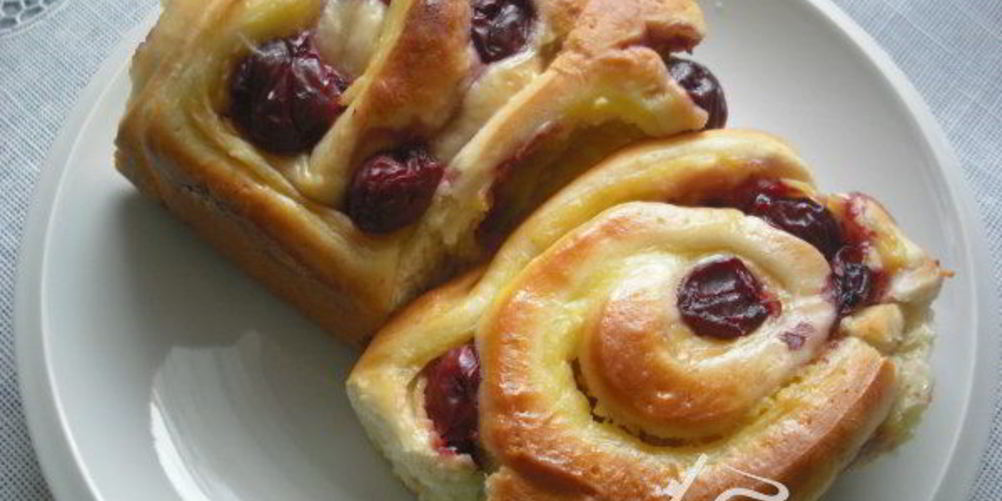 Рецепт творожные улитки начиненные пудингом и вишней