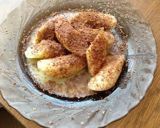 Жареные бананы с ромом и орехами