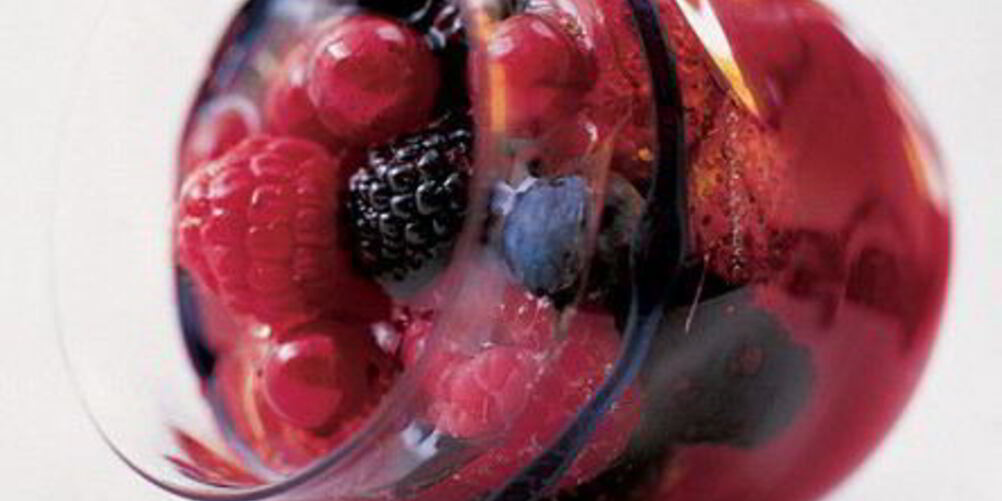 Рецепт желе из красных ягод с мускатом