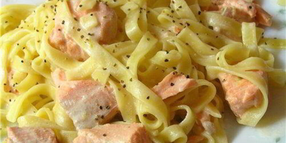 Рецепт домашняя лапша с лососевым соусом