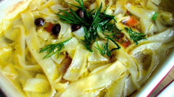 домашняя лапша в горшочке