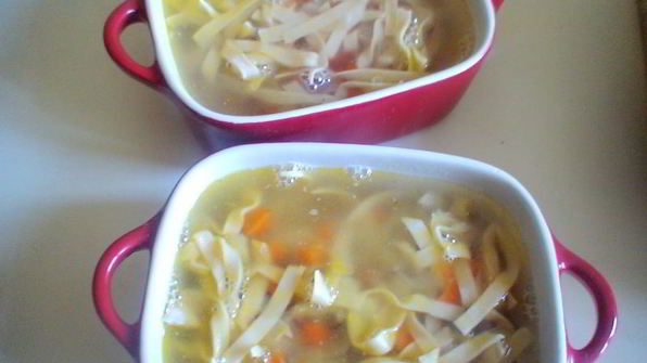 домашняя лапша в горшочке