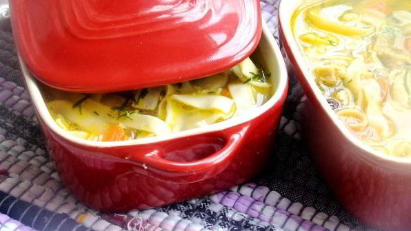 домашняя лапша в горшочке