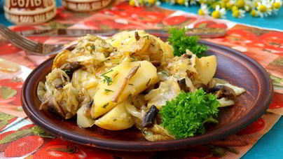 Гарнир из картофеля с кабачками и шампиньонами