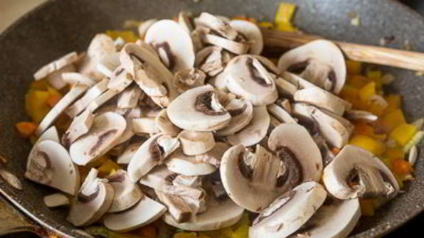 чечевица белуга с овощами