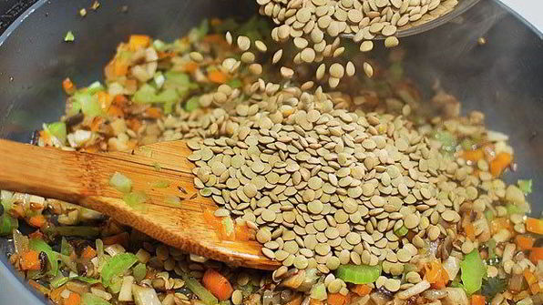 чечевица с овощами