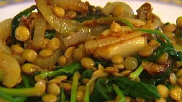 чечевица со шпинатом, тмином и кориандром