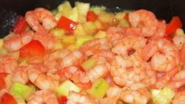 черный рис с креветками