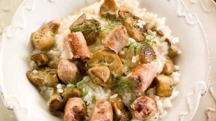 Деревенский рис с сосисками и грибами