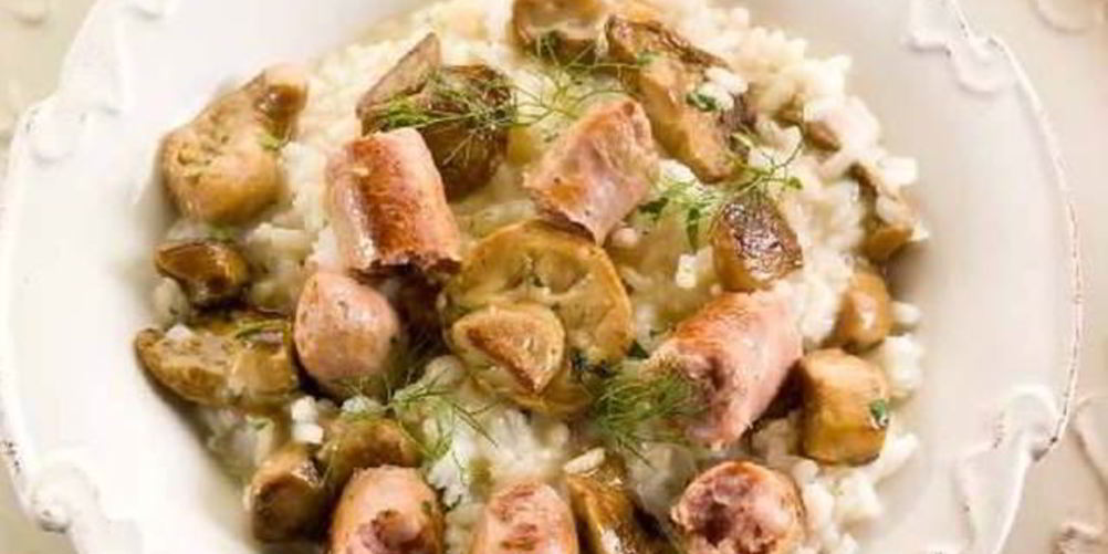 Рецепт деревенский рис с сосисками и грибами