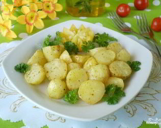 Картофель кусочками в духовке
