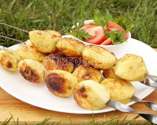 Картофель на шампурах