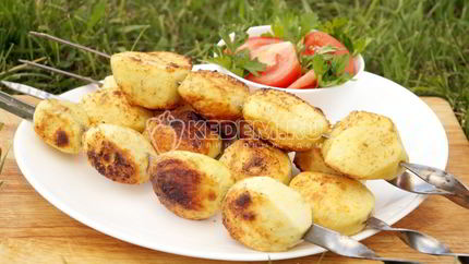 Картофель на шампурах