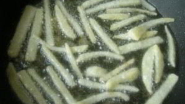 картофель на сковороде