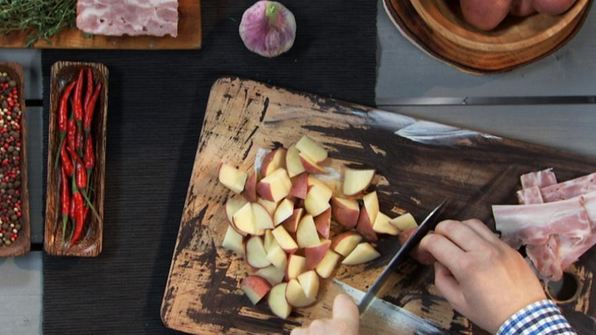 картофель с ароматным маслом и ветчиной