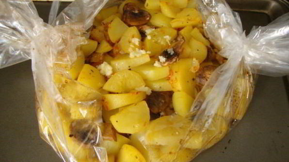 картофель с грибами в рукаве