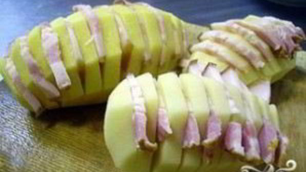 картофель с грудинкой